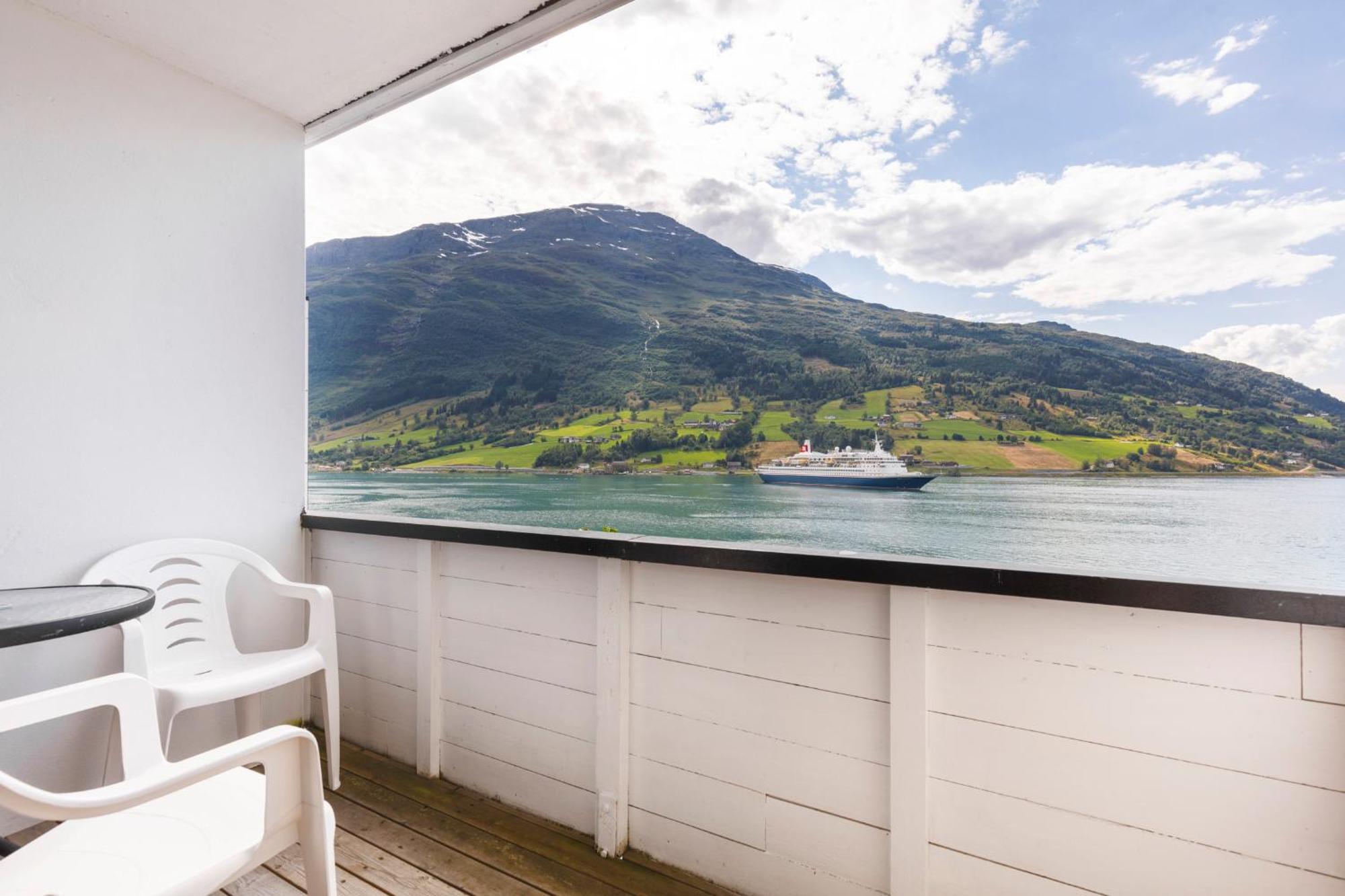 Olden Fjordhotel Esterno foto